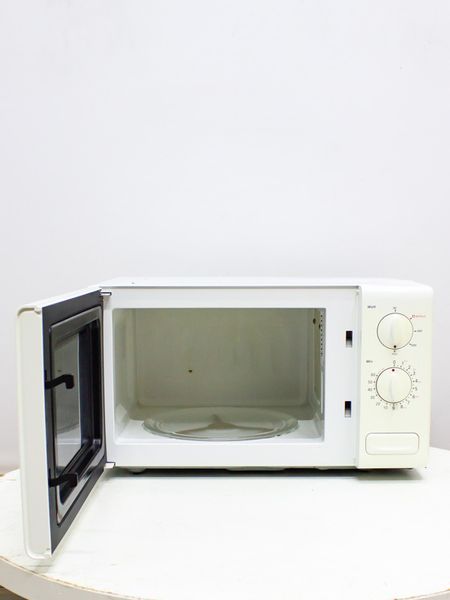 Мікрохвильова піч LG MS 1915HUW 1150w sn 010NE11199 000031595 фото