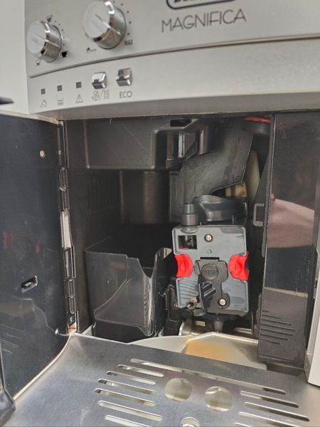 Кавомашина Delonghi Magnifica ESAM03.120.S ex1 1450W sn 02518 000051611 фото