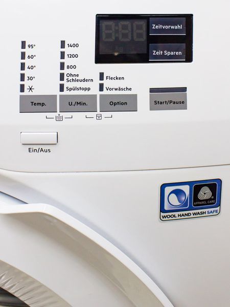 Стиральная машина AEG L6FBA484 000031285 фото