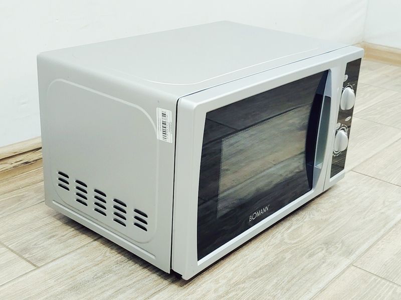 Мікрохвильова піч Bomann MW 2235 CB 1050w 000044993 фото