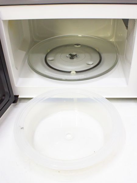 Мікрохвильова піч Panasonic NN K403B 1400w гриль 1140w sn U36290011 000028750 фото