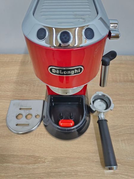 Кофемашина DeLonghi EC680,R 1350W sn 70625 000050401 фото