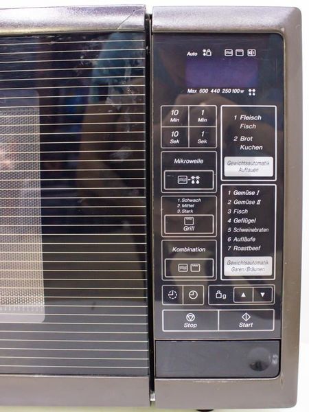 Мікрохвильова піч Panasonic NN K403B 1400w гриль 1140w sn U36290011 000028750 фото