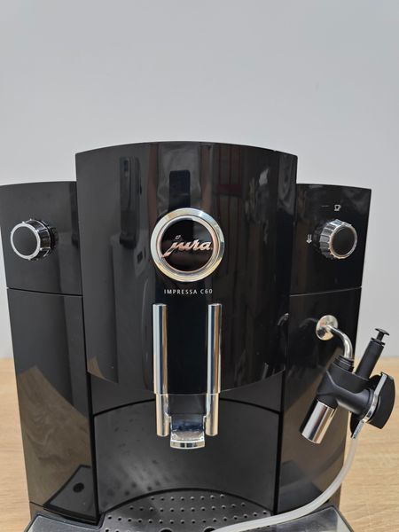 Кофемашина Jura impressa C5 Type 688 1450W sn 0077503 000053704 фото