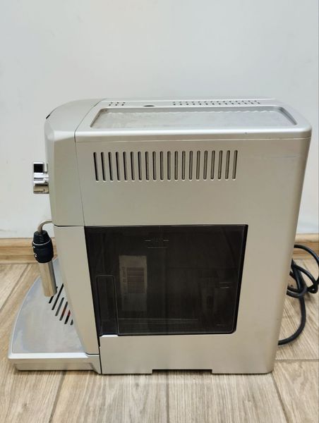 Кофемашина DeLonghi Magnifica ESAM04 320 S 1450W sn 22920 000047874 фото