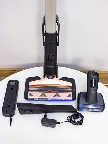 Пылесос вертикальный Philips FC6826 01 SpeedPro Max LPNHK033951915 000020542 фото