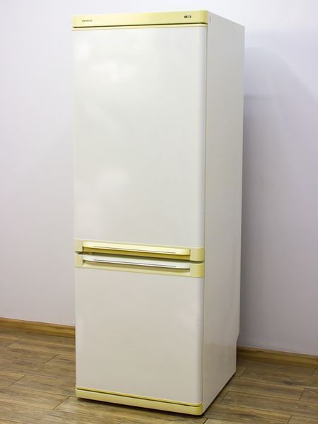 Холодильник двухкамерный Siemens KG24V21 01 000024096 фото