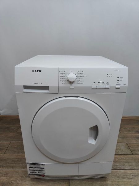 Сушильная машина AEG T55370AH3 950W 7kg sn 52042959 000050710 фото