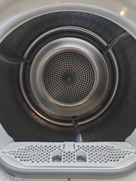 Сушильная машина AEG T55370AH3 950W 7kg sn 52042959 000050710 фото