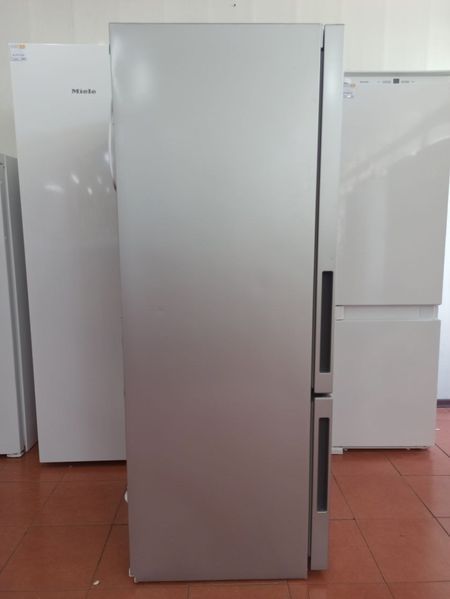 Холодильник двокамерний Miele KD 26022 sn 050122089 360е 000035406 фото