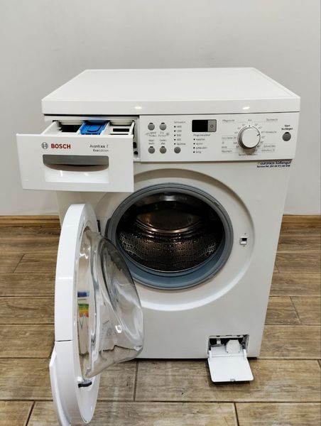 Стиральная машина Bosch WAQ2832Z 2400W 7кг sn 9210000570 000048181 фото