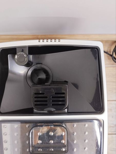 Кавомашина DeLonghi ECAM23 420 SB 1450W sn 72025 000047876 фото
