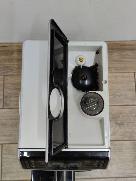 Кавомашина Saeco minuto HD8783 sn TW901441657919 000046747 фото