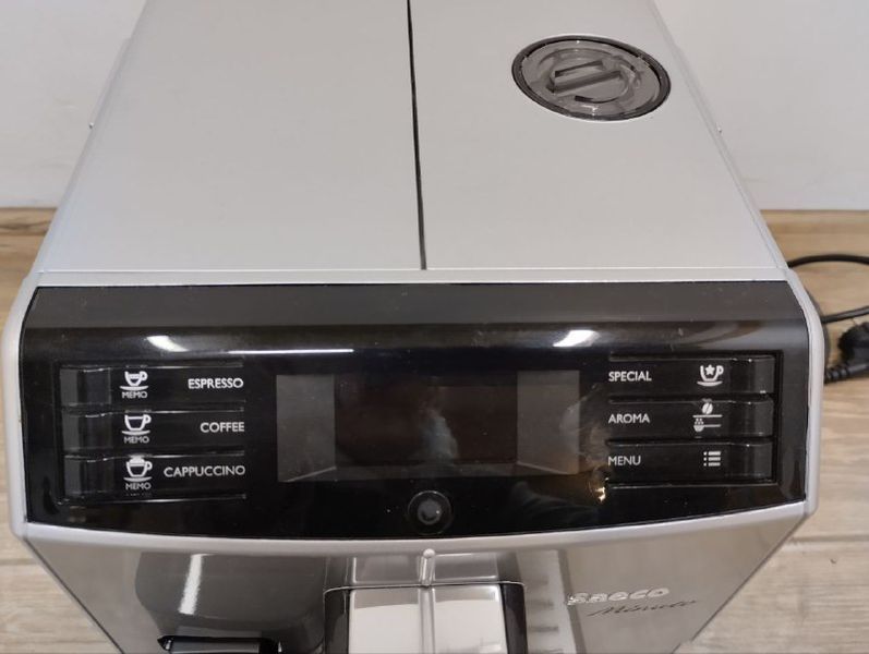 Кавомашина Saeco minuto HD8783 sn TW901441657919 000046747 фото