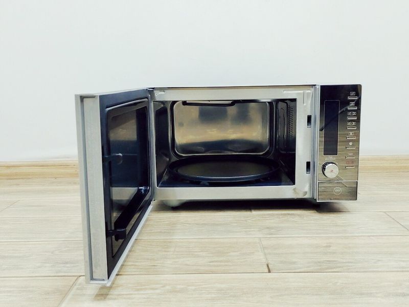 Мікрохвильова піч SilverCrest SMW 900 EDS B3 1400w гриль 950w sn 002575 000040017 фото