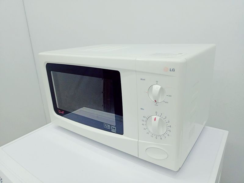 Мікрохвильова піч LG MB 3907C 1250w гриль 1100w sn 902NE55629 000042332 фото