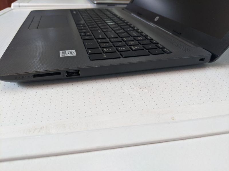 Ноутбук HP 250 G7 000045900 фото
