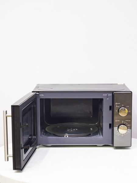 Мікрохвильова піч Koenic KMW 1221 B 1050w sn 1642001287 000024492 фото