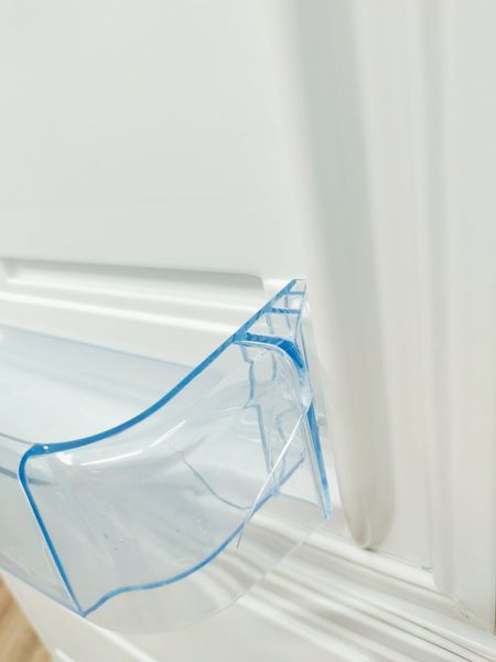 Холодильник двухкамерный Electrolux ERB34250W8 000045575 фото