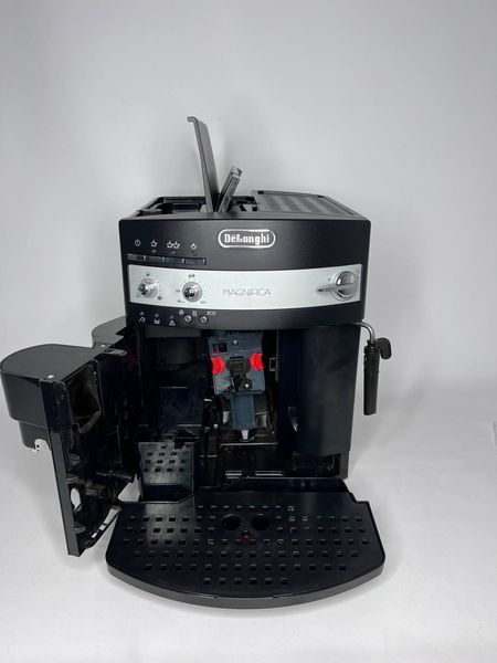 Кофемашина DeLonghi Magnifica ESAM3000 B 000039043 фото