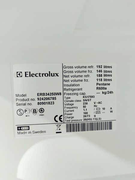 Холодильник двухкамерный Electrolux ERB34250W8 000045575 фото