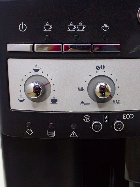 Кофемашина DeLonghi ESAM3000 B 000034734 фото