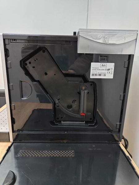 Кофемашина Melitta Caffeo TYP E 960101 1400W sn 96010B223393903 000050418 фото