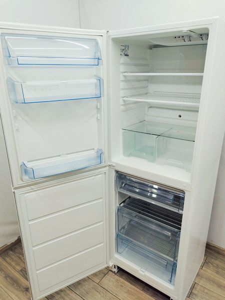 Холодильник двухкамерный Electrolux ERB34250W8 000045575 фото