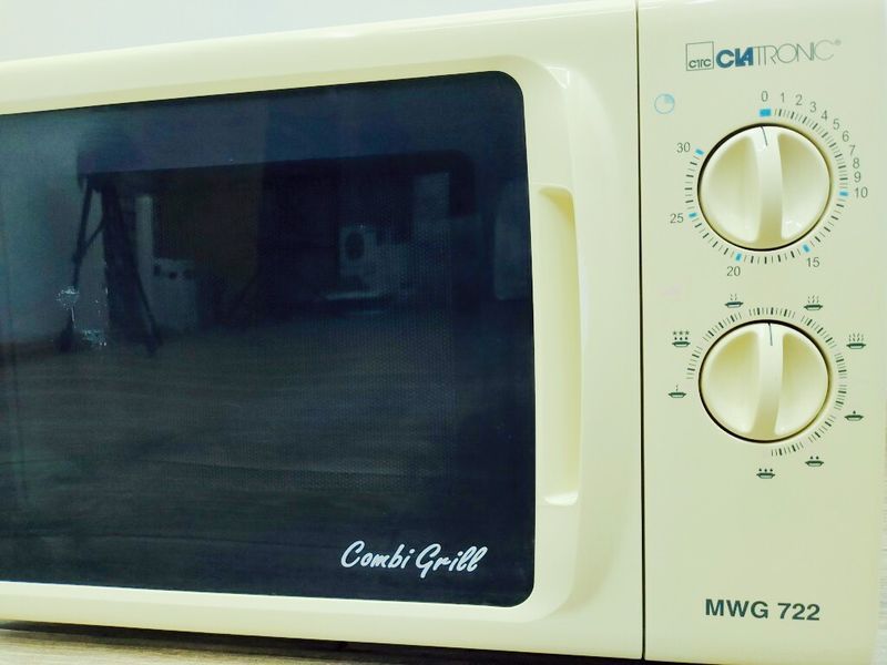 Мікрохвильова піч Clatronic MWG 722 1200w гриль 1000w sn S0232002905879 000036902 фото