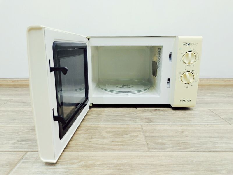 Мікрохвильова піч Clatronic MWG 722 1200w гриль 1000w sn S0232002905879 000036902 фото