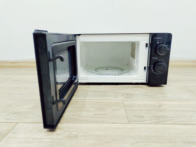 Мікрохвильова піч Exquisit MW717 7 SW 1100w sn 03060200901350 000038684 фото