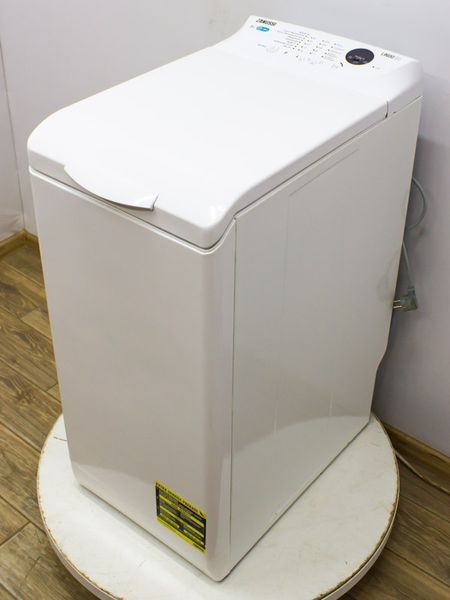 Стиральная машина вертикальная Zanussi ZWQ6126WI 000031356 фото