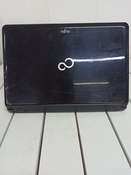Ноутбук Fujitsu LifeBook AH530 000034718 фото