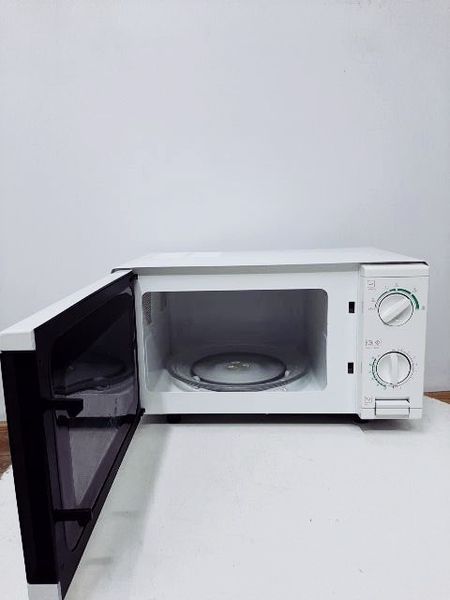 Мікрохвильова піч Privileg MW 310 1250w sn 058039 000034647 фото