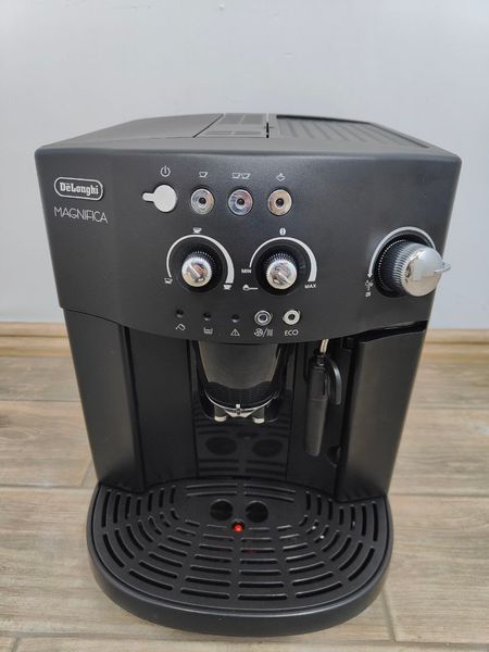 Кавомашина Delonghi Magnifica ESAM4008.B 1450W sn 94527S11 000049796 фото