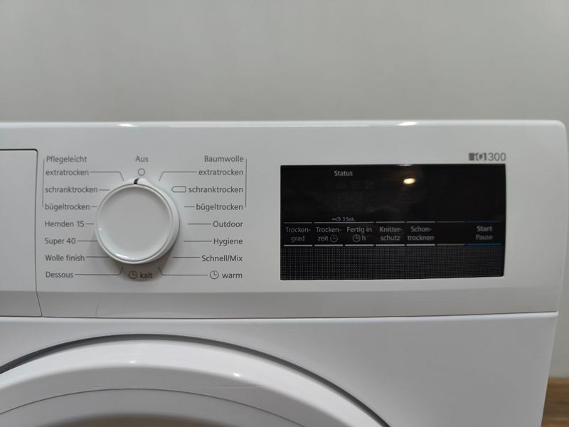 Сушильная машина Siemens WT43N20105 2800W sn 990900144 000051439 фото