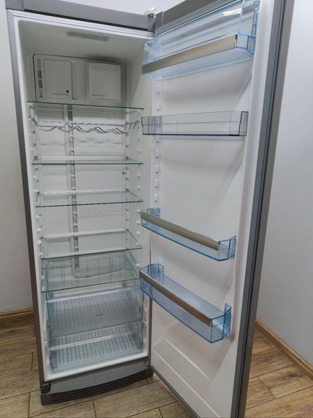 Холодильник однокамерный Husqvama QR2662X 40W 359л sn 54040017 n 457 000049668 фото