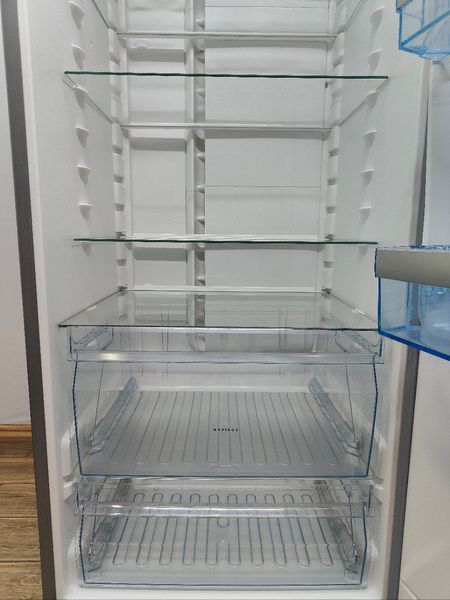 Холодильник однокамерный Husqvama QR2662X 40W 359л sn 54040017 n 457 000049668 фото