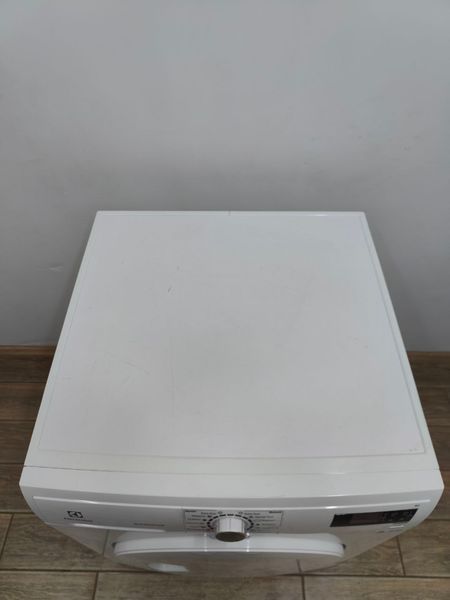 Сушильна машина Electrolux EDC2086PDW 2250W 8кг sn 50897121 n528 000050810 фото