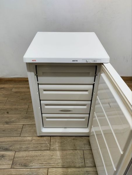 Морозильная камера AEG Arctis111 4SG 110W 98л sn 02900538 000047922 фото