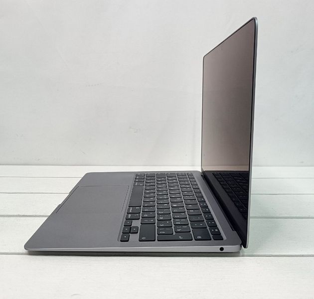 Ноутбук Apple Macbook Air A2337 13 Retina Apple M1 chip 8GB SSD 240GB Б/У Бат до 8 годин 000054087 фото
