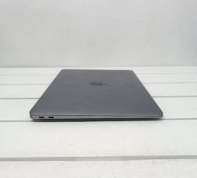 Ноутбук Apple Macbook Air A2337 13 Retina Apple M1 chip 8GB SSD 240GB Б/У Бат до 8 годин 000054087 фото