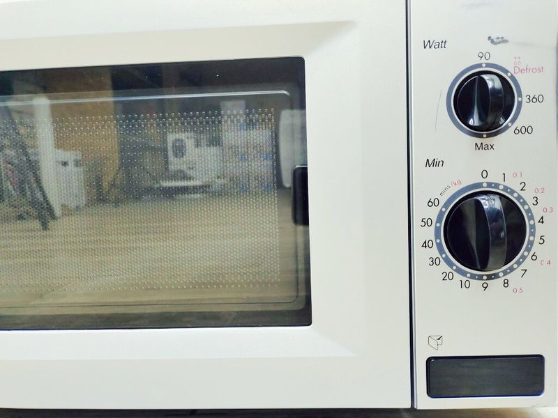 Мікрохвильова піч LG MS 192VUTT 1200w sn D0BTAKK00645 000036922 фото