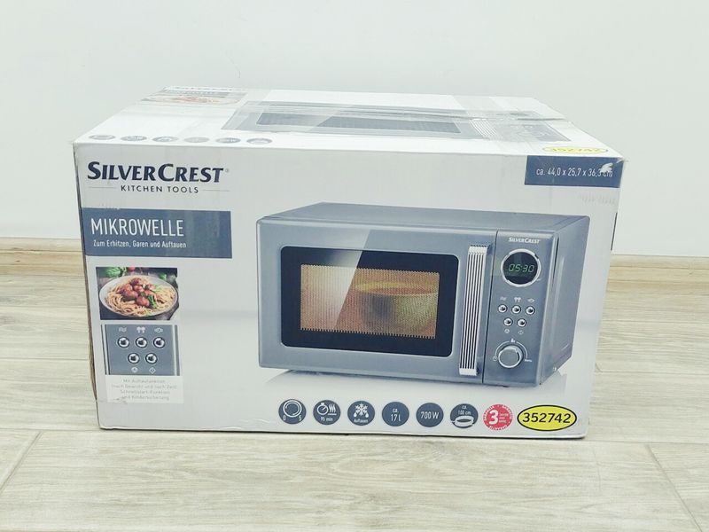 Мікрохвильова піч SilverCrest SMWC 700 B3 1050w sn 01993121 000032255 фото