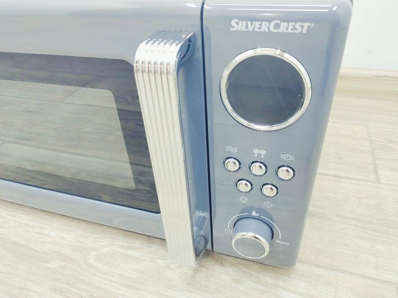 Мікрохвильова піч SilverCrest SMWC 700 B3 1050w sn 01993121 000032255 фото