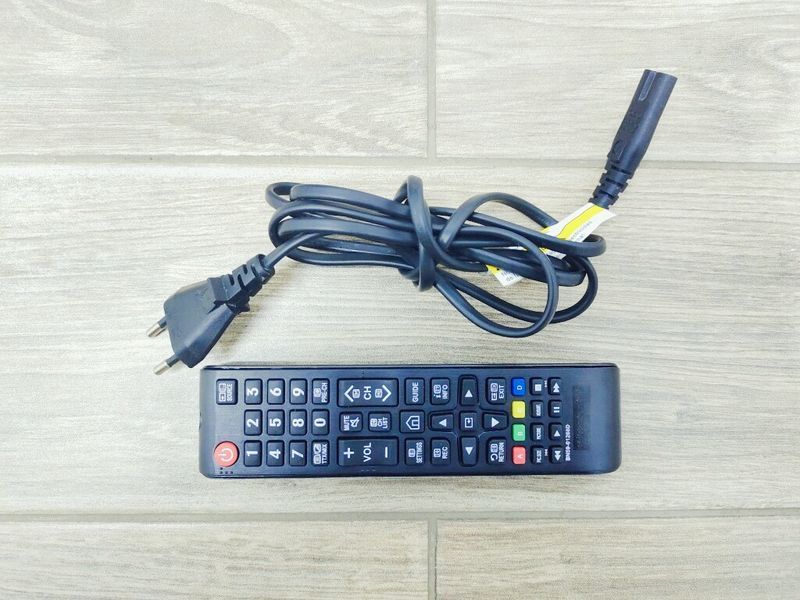 Телевизор 32 Samsung UE32EH4003W LCD HD 000037643 фото