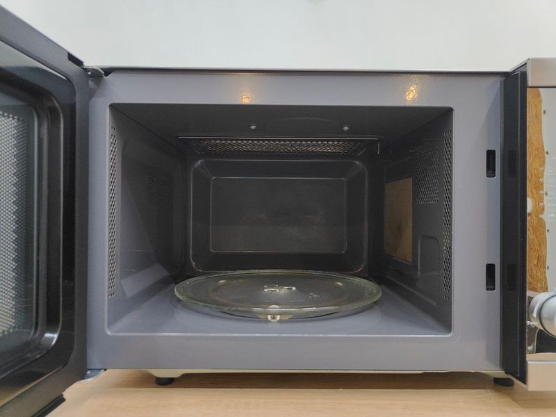 Микроволновая печь Clatronic MWG775H 1300W sn 54887 000051103 фото