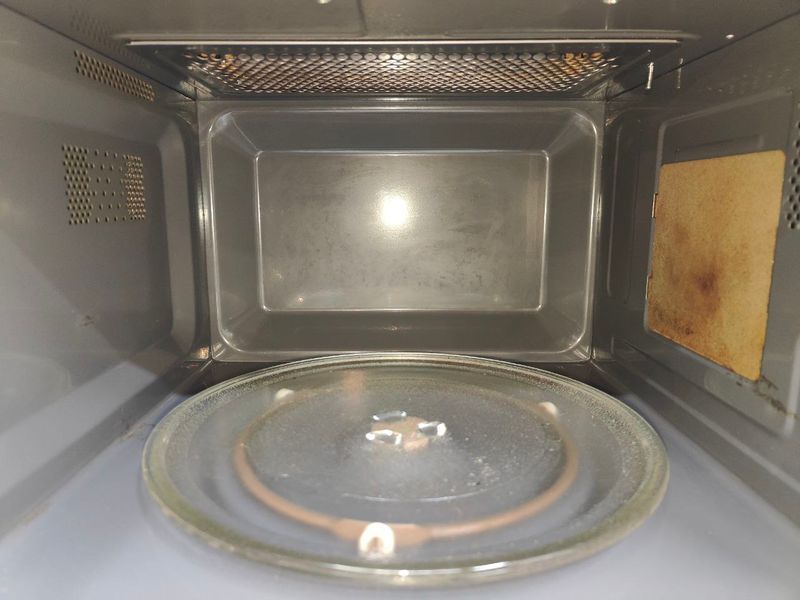 Микроволновая печь Clatronic MWG775H 1300W sn 54887 000051103 фото
