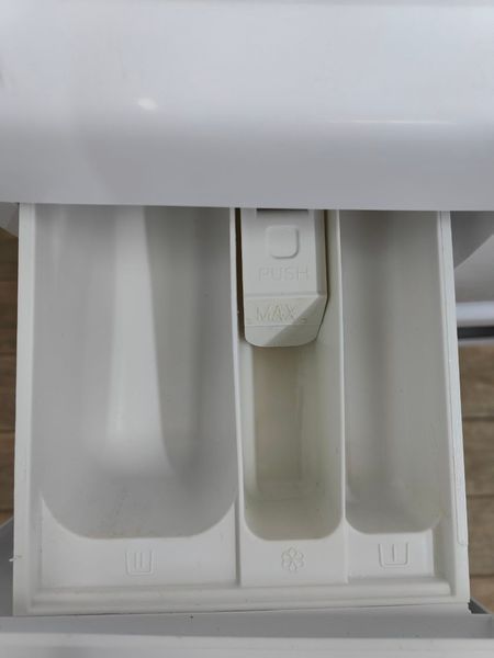Стиральная машина Bauknecht UltimateCare WM6L56 1850W 6кг sn 858362303012 000053078 фото