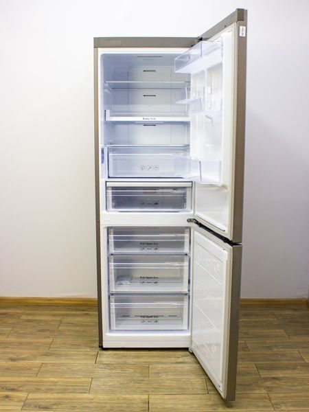 Холодильник двокамерний Samsung RB29HER2BSA 173+98л 160w sn 04564EBGC00247L 000024081 фото